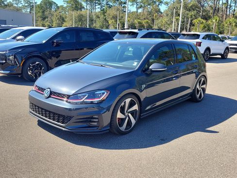Used 2019 Volkswagen GTI SE image 3