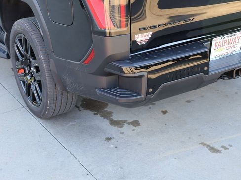 New 2026 GMC Sierra EV Elevation w/ Premium Package image 29