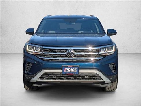 Used 2023 Volkswagen Atlas Cross Sport SE image 2