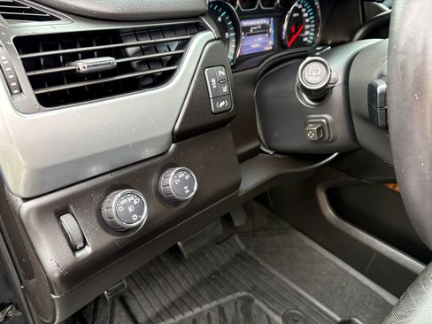 Used 2015 Chevrolet Suburban LTZ image 17