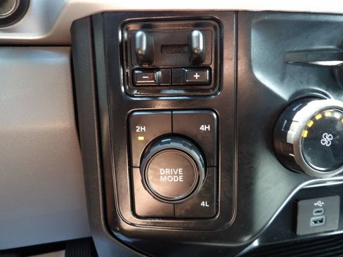 Used 2025 Ford F350 XLT AWD/4WD image 22