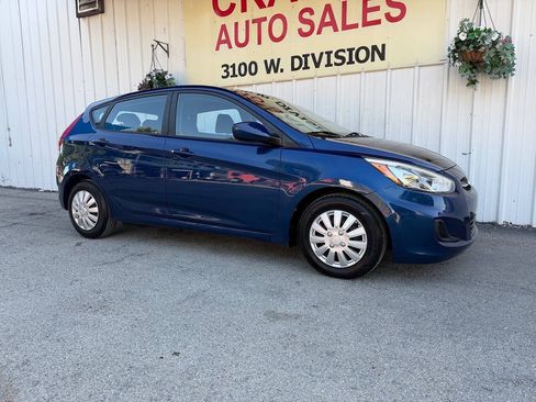 Used 2015 Hyundai Accent GS FWD image 2