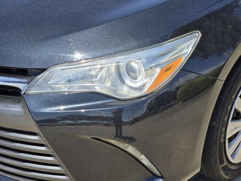 Used 2017 Toyota Camry LE FWD image 5