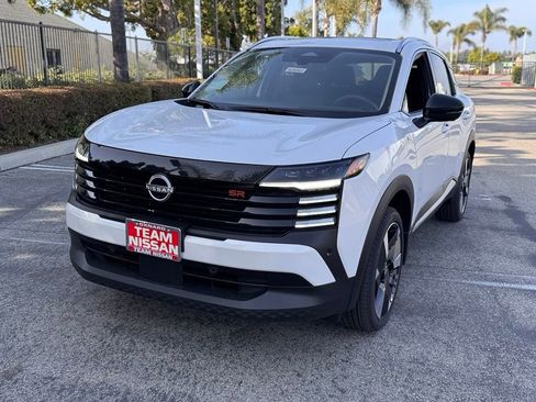 New 2026 Nissan Kicks SR w/ SR Premium Package FWD image 4
