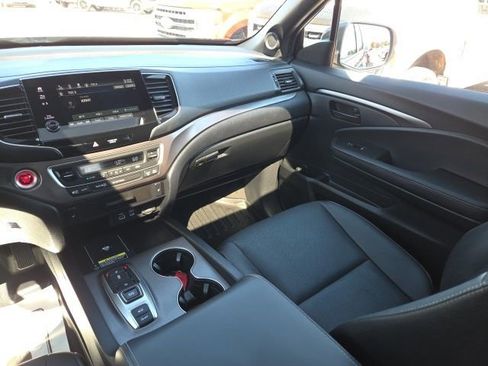 Used 2025 Honda Passport EX-L image 30