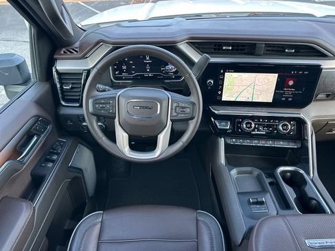 Used 2024 GMC Sierra 2500 Denali w/ Denali Reserve Package AWD/4WD image 16
