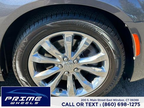 Used 2017 Chrysler 300 Limited w/ Value Package image 27