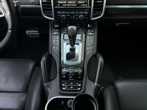 Used 2016 Porsche Cayenne GTS image 15