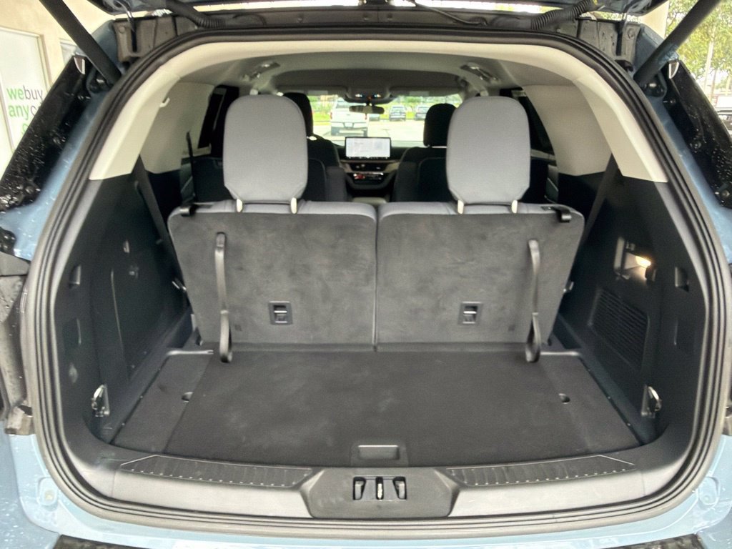 Used 2025 Ford Explorer Active RWD image 41