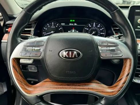 Used 2019 Kia K900 Luxury image 29