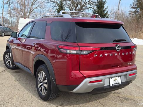 Used 2022 Nissan Pathfinder SL AWD/4WD image 14