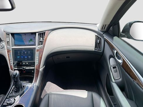 Used 2018 INFINITI Q50 Luxe w/ Essential Package (3.0T Luxe) RWD image 17