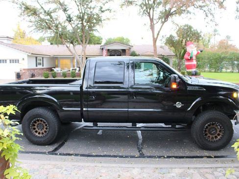 Used 2015 Ford F250 Lariat w/ Lariat Ultimate Package image 3