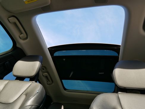 Used 2022 Volvo XC90 T6 Momentum w/ Protection Package image 35