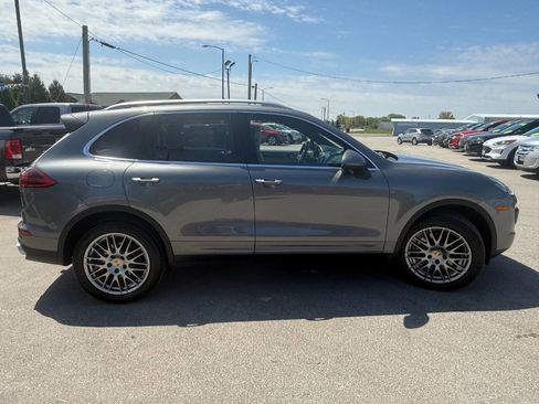 Used 2017 Porsche Cayenne AWD/4WD image 9