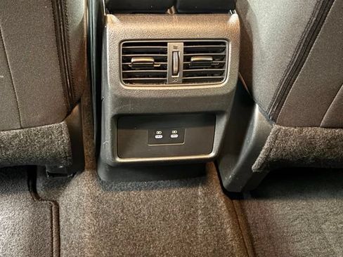 Used 2025 Nissan Rogue SV AWD/4WD image 13