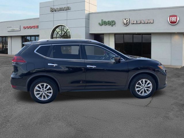 Used 2020 Nissan Rogue SV FWD image 2
