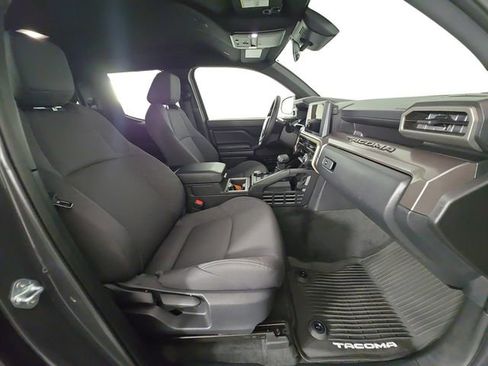 Used 2025 Toyota Tacoma SR5 image 15