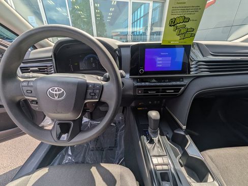 Used 2025 Toyota Camry LE FWD image 14