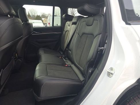 New 2026 Jeep Grand Cherokee Altitude image 28