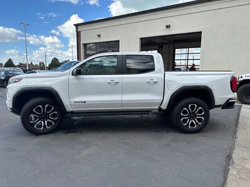 Used 2025 GMC Canyon AT4 w/ Nightfall Edition AWD/4WD image 5