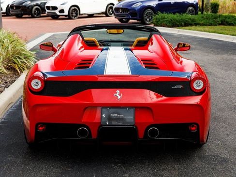 Used 2015 Ferrari 458 Speciale A image 4