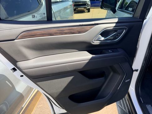 Used 2023 Chevrolet Tahoe LT w/ Luxury Package RWD image 15