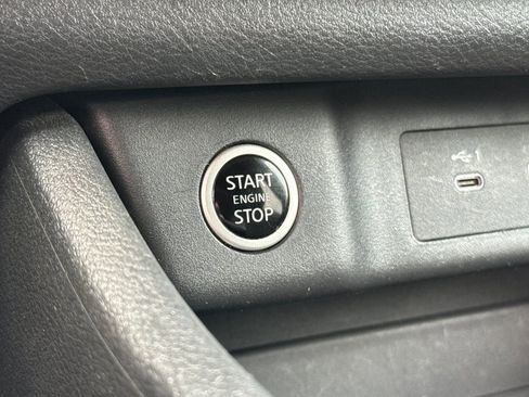 Used 2023 Nissan Rogue S image 22