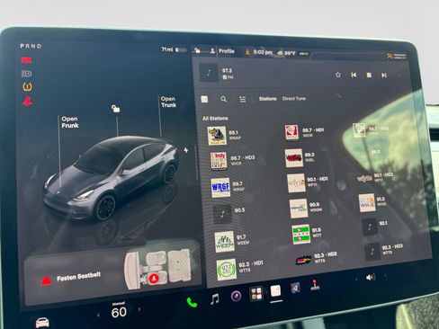 Used 2023 Tesla Model Y Long Range AWD/4WD image 25