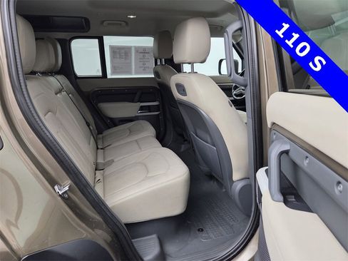 Used 2022 Land Rover Defender 110 S image 16