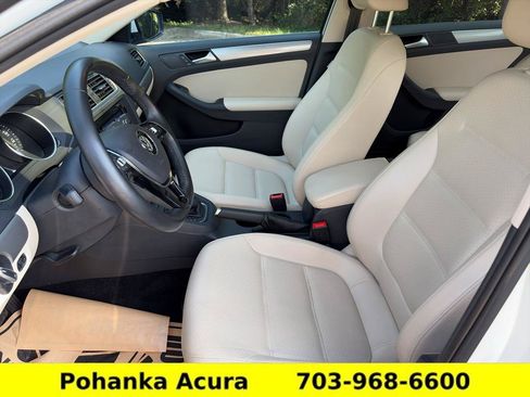 Used 2017 Volkswagen Jetta SE FWD image 25