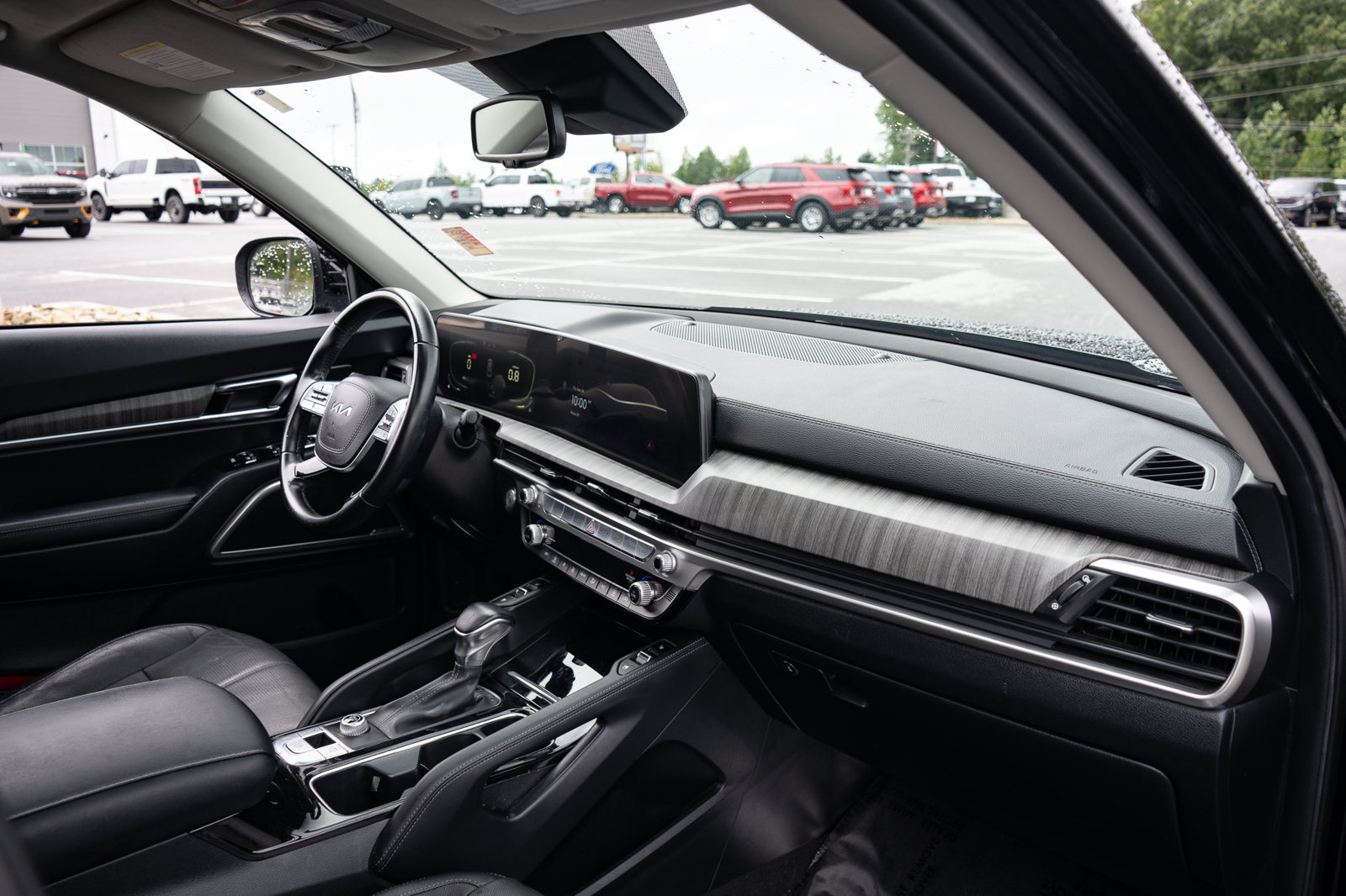 Used 2023 Kia Telluride EX w/ EX Captain's Chair Package FWD image 23