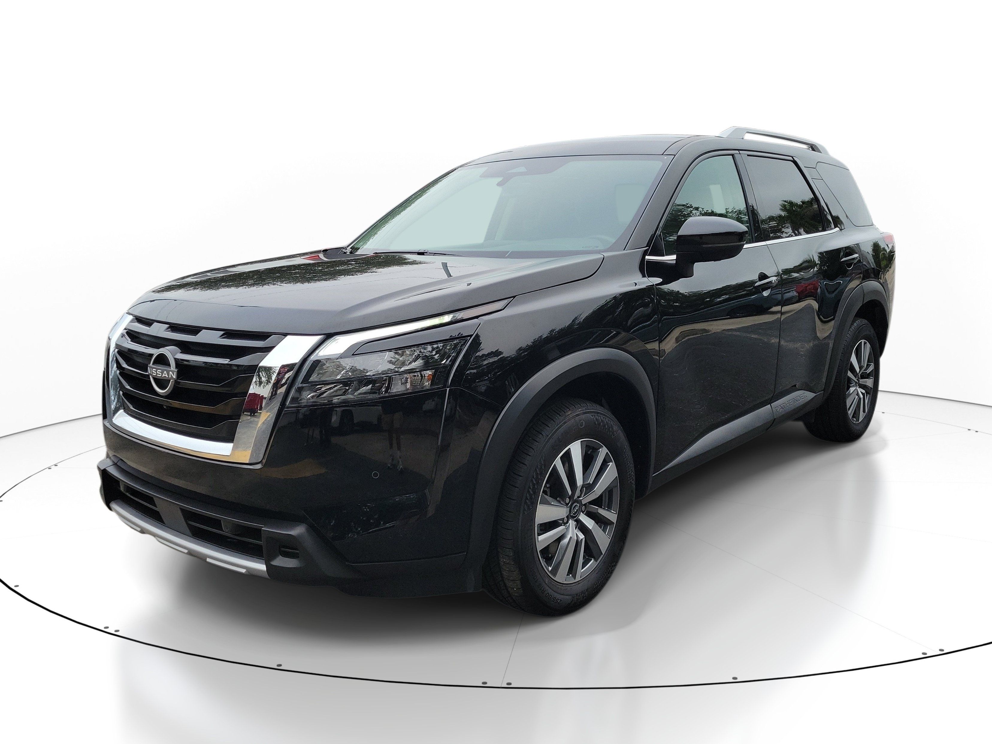 Certified 2025 Nissan Pathfinder SL FWD image 3
