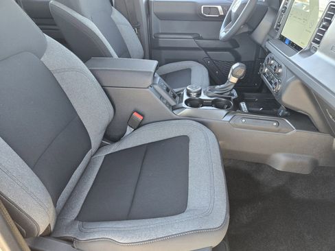New 2025 Ford Bronco 4-Door AWD/4WD image 15