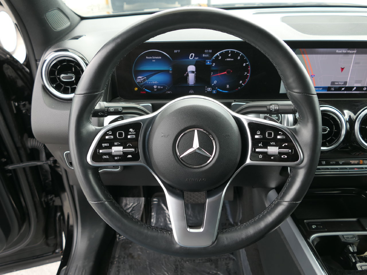 Used 2023 Mercedes-Benz GLB 250 4MATIC image 16