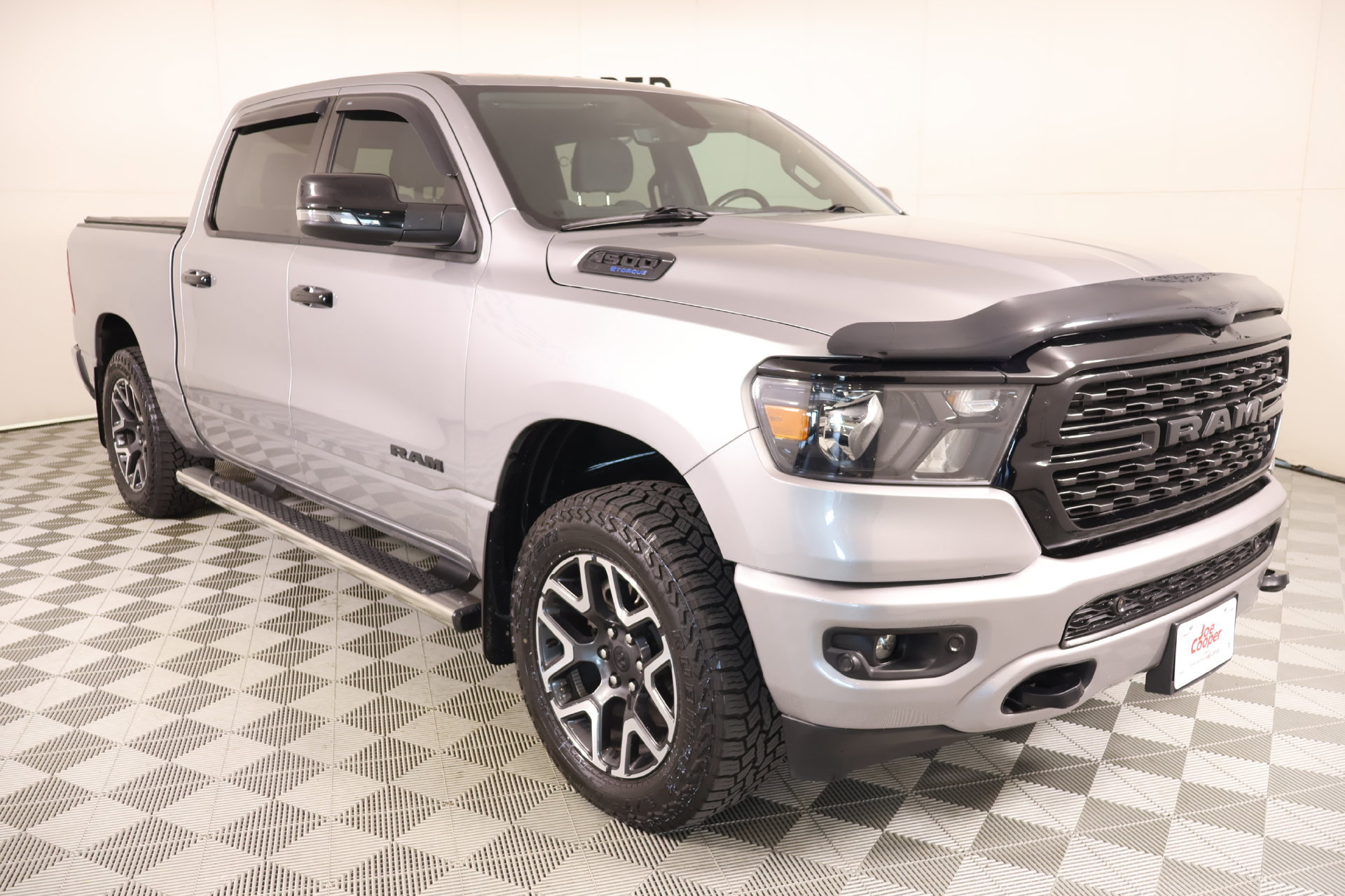 Used 2024 RAM 1500 Lone Star AWD/4WD image 1