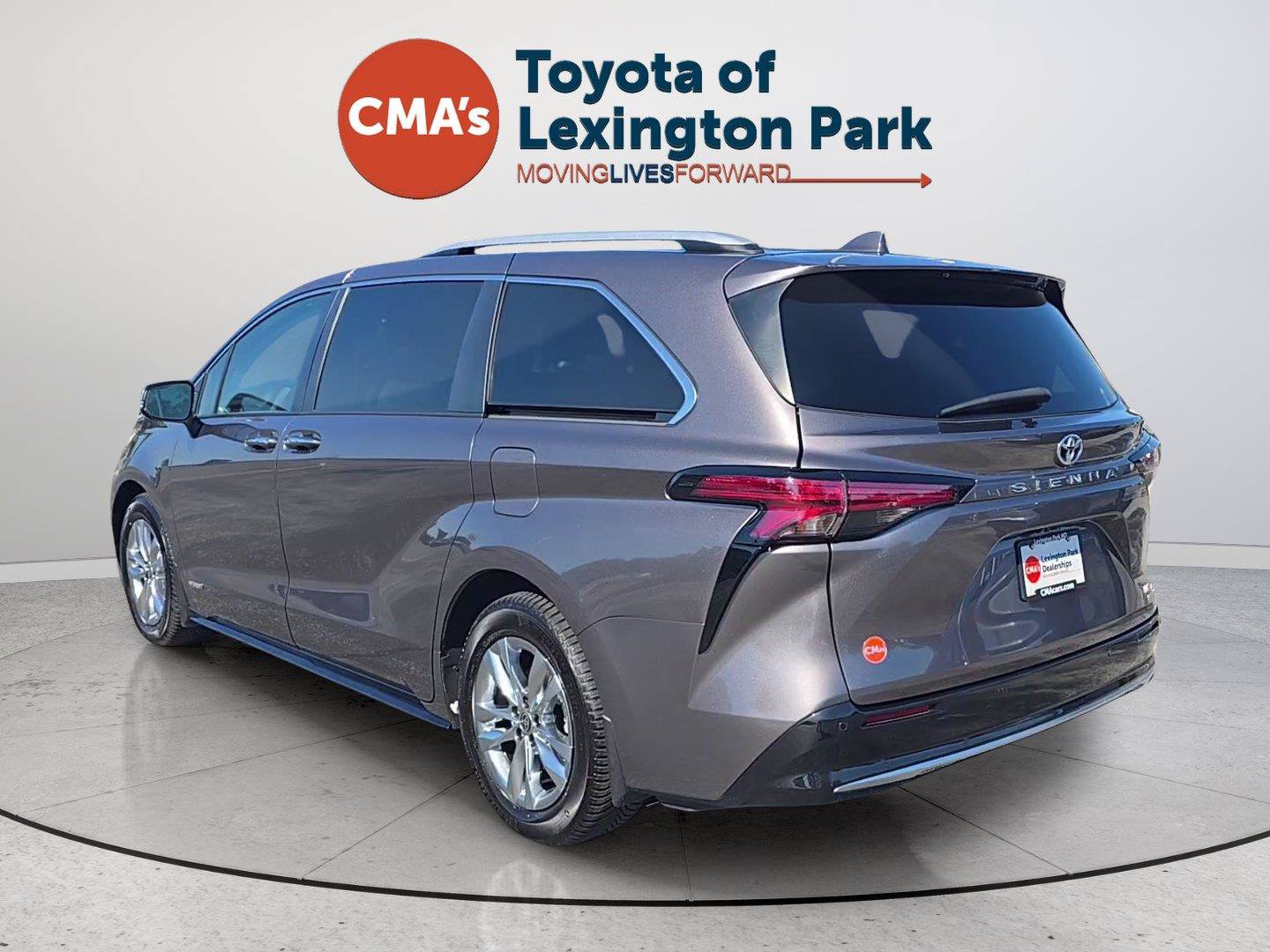 Used 2021 Toyota Sienna Limited FWD image 3