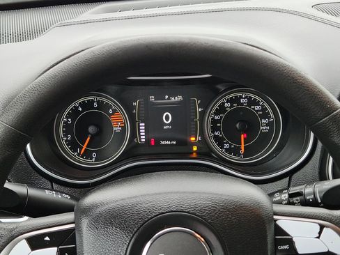 Used 2021 Jeep Cherokee Latitude w/ Mopar Interior Package image 23