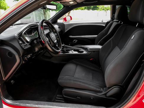 Used 2018 Dodge Challenger SXT RWD image 15