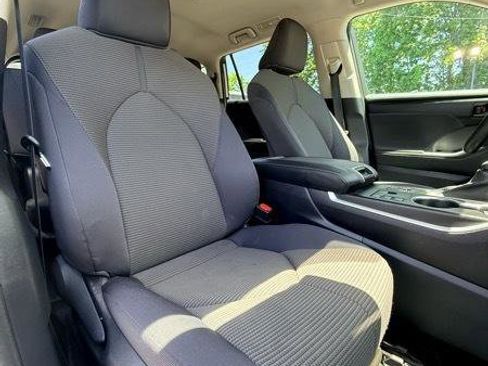 Used 2023 Toyota Highlander LE AWD/4WD image 15