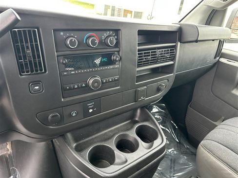 Used 2018 GMC Savana 2500 w/ Driver Convenience Package image 14