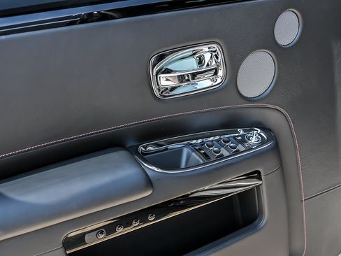 Used 2015 Rolls-Royce Ghost RWD image 16