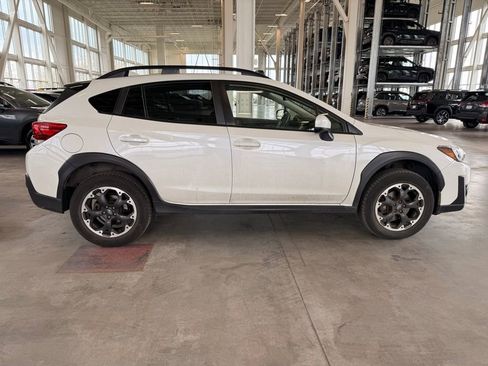 Used 2023 Subaru Crosstrek 2.0i Premium image 2