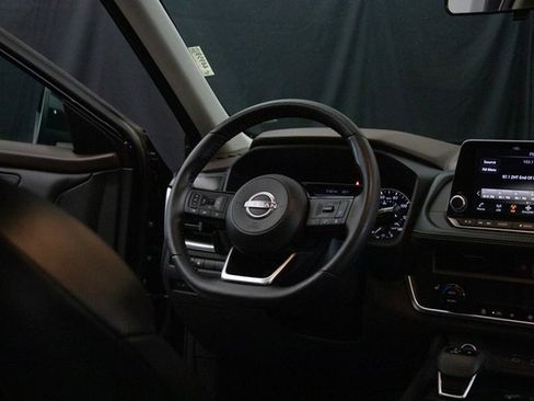 Used 2023 Nissan Rogue SV w/ SV Premium B Package image 14