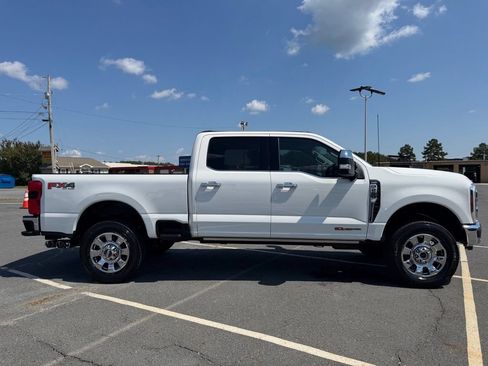 Used 2024 Ford F250 Lariat w/ Lariat Ultimate Package AWD/4WD image 2