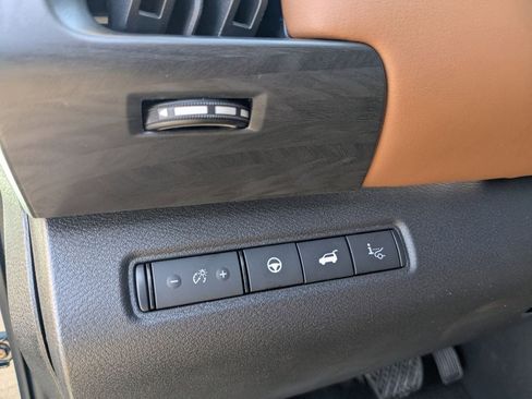 New 2026 Nissan Pathfinder Platinum image 15