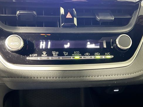 Used 2025 Toyota Corolla SE image 27