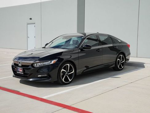 Used 2018 Honda Accord Sport image 4