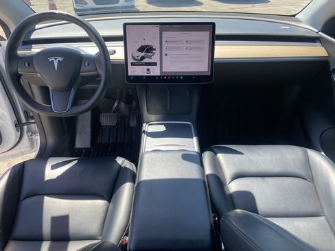 Used 2021 Tesla Model Y Long Range AWD/4WD image 22