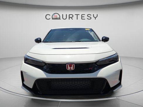 Used 2024 Honda Civic Type R image 3